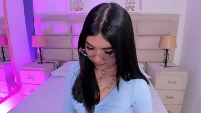 Image 2 of rosecassie Stream on Chaturbate on 10 days ago