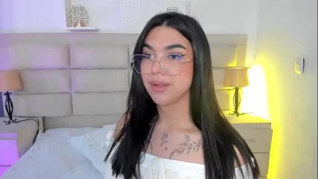 Image 2 of rosecassie Stream on Chaturbate on 8 days ago