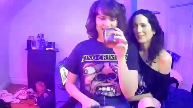 Image 4 of rosecolorglasses Stream on Chaturbate on 19 months ago