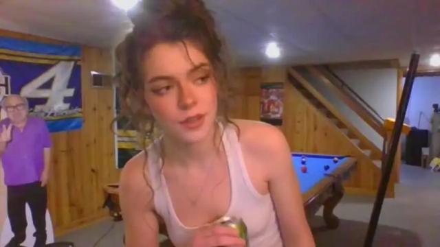 Image 3 of rosegold18 Stream on Chaturbate on 16 months ago