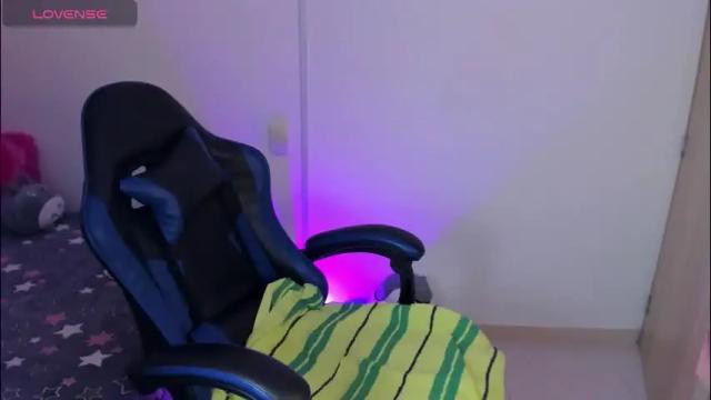 Image 6 of roseliam_ Stream on Chaturbate on 2 months ago