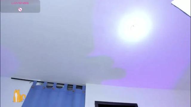 Image 4 of roseliam_ Stream on Chaturbate on 2 months ago