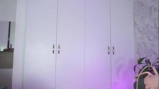 Image 7 of roselinedior Stream on Chaturbate on 1 month ago