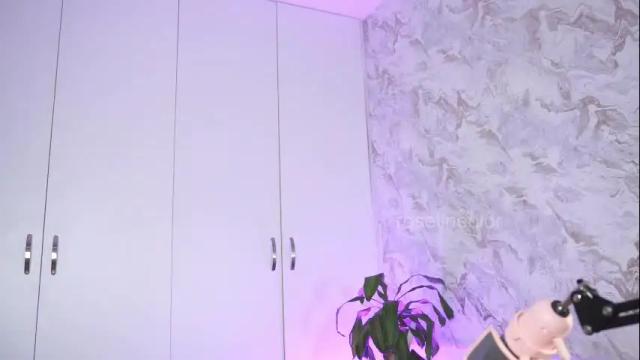 Image 3 of roselinedior Stream on Chaturbate on 1 month ago