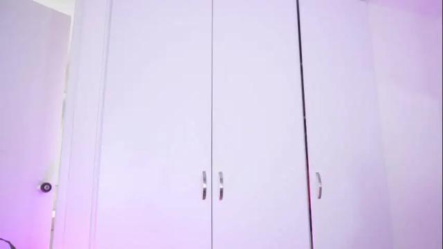 Image 10 of roselinedior Stream on Chaturbate on 19 days ago