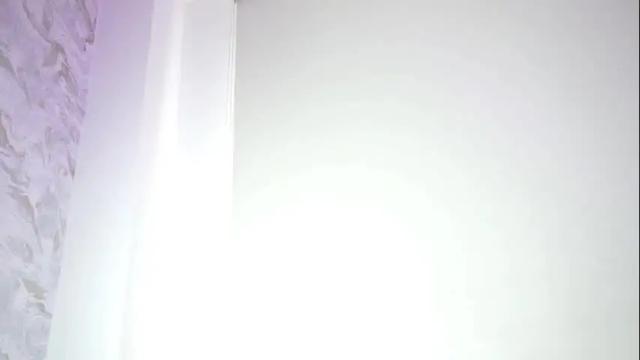 Image 2 of roselinedior Stream on Chaturbate on 19 days ago