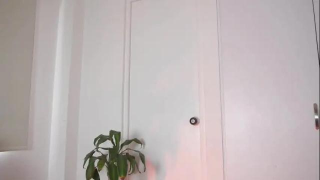 Image 10 of roselinedior Stream on Chaturbate on 11 days ago