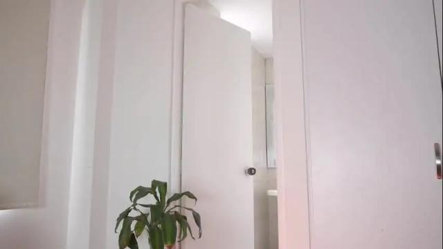 Image 11 of roselinedior Stream on Chaturbate on 11 days ago