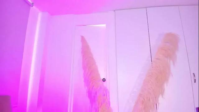 Image 4 of roselinedior Stream on Chaturbate on 1 month ago