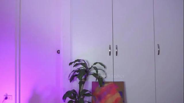 Image 10 of roselinedior Stream on Chaturbate on 23 days ago