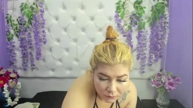 Image 6 of roselyn_arnold Stream on Chaturbate on 6 days ago