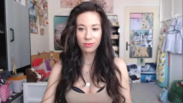 Image 10 of roselynsun Stream on Chaturbate on 3 months ago
