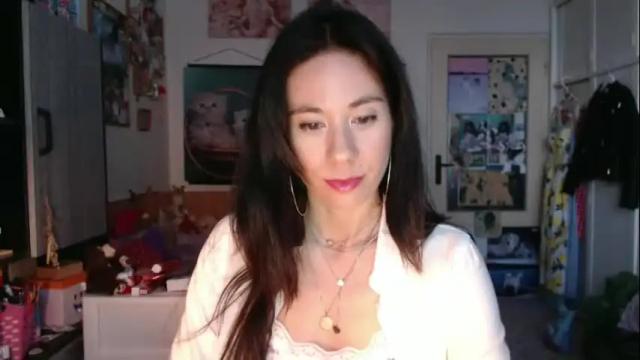Image 4 of roselynsun Stream on Chaturbate on 2 months ago