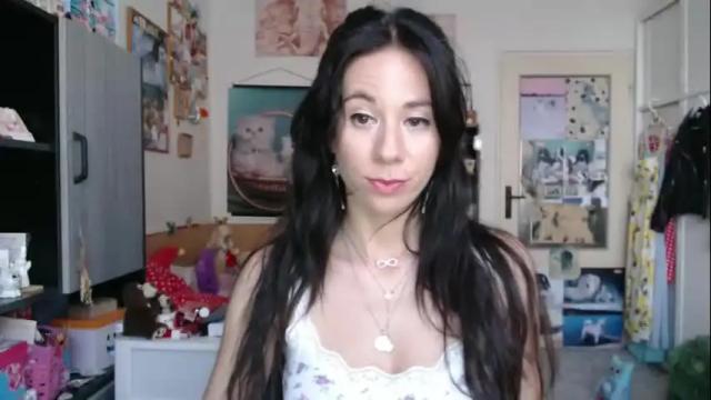 Image 4 of roselynsun Stream on Chaturbate on 1 month ago