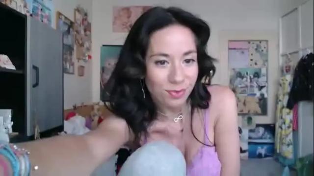 Image 4 of roselynsun Stream on Chaturbate on 1 month ago