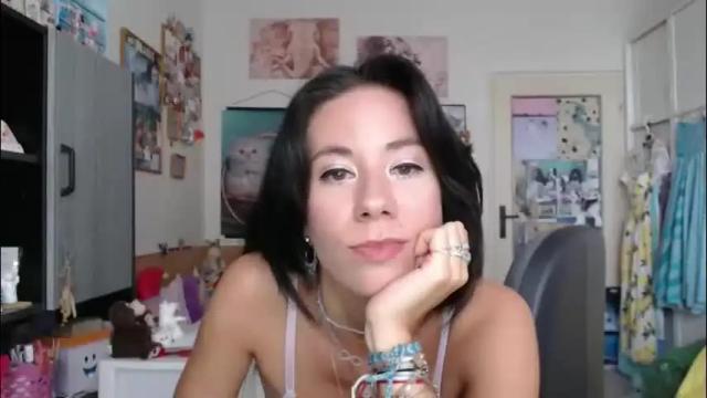 Image 11 of roselynsun Stream on Chaturbate on 3 months ago