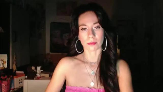 Image 4 of roselynsun Stream on Chaturbate on 2 months ago