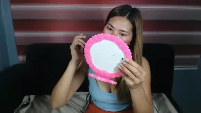 Image 3 of rosemarie_pinay Stream on Chaturbate on 16 months ago