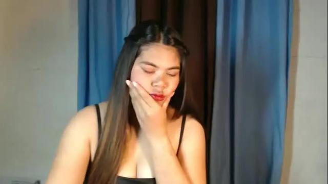 Image 12 of rosemarie_pinay Stream on Chaturbate on 1 month ago