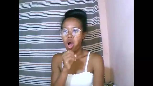 Image 8 of rosesexy30 Stream on Chaturbate on 21 months ago