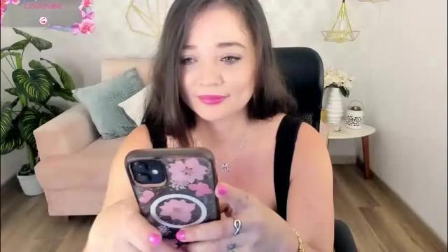 Image 4 of rosetaylorla Stream on Chaturbate on 1 month ago
