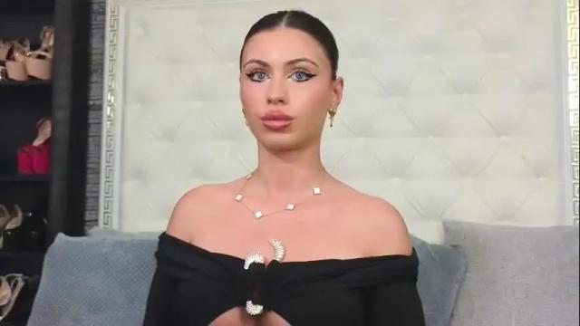 Image 8 of rosevanessa Stream on Chaturbate on 26 days ago