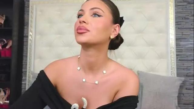 Image 12 of rosevanessa Stream on Chaturbate on 16 days ago