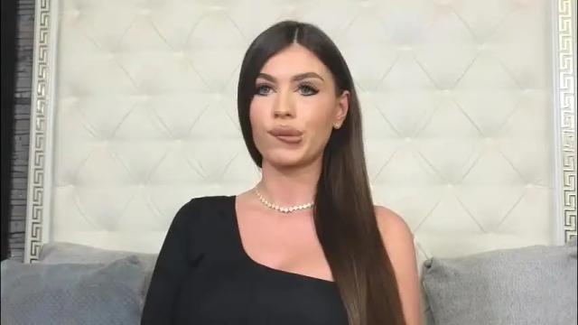 Image 2 of rosevanessa Stream on Chaturbate on 2 months ago