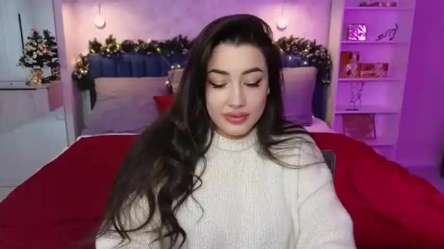Image 3 of rosewiild Stream on Chaturbate on 17 months ago