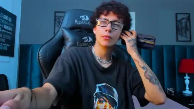 Image 11 of rosewood_moon Stream on Chaturbate on 16 months ago