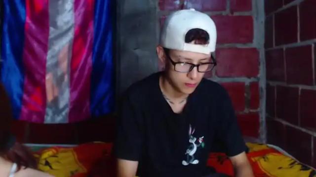 Image 3 of rosewood_moon Stream on Chaturbate on 15 months ago