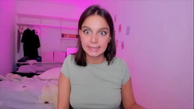 Image 4 of roshelle_xxx Stream on Chaturbate on 1 month ago