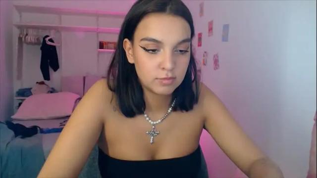 Image 4 of roshelle_xxx Stream on Chaturbate on 24 days ago