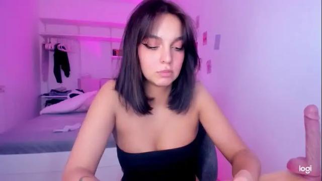 Image 10 of roshelle_xxx Stream on Chaturbate on 15 days ago