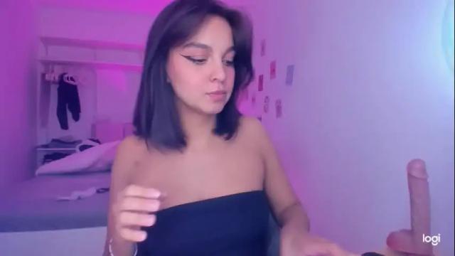 Image 7 of roshelle_xxx Stream on Chaturbate on 15 days ago