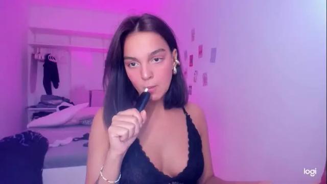 Image 7 of roshelle_xxx Stream on Chaturbate on 14 days ago