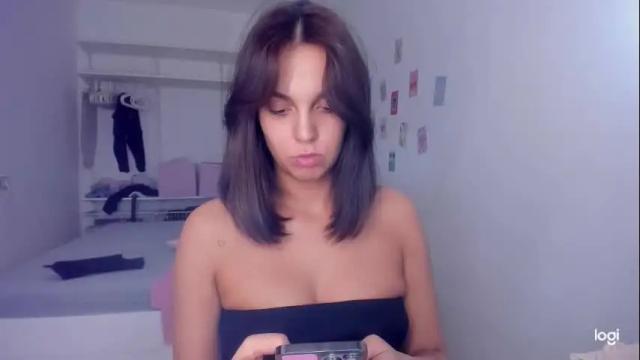 Image 11 of roshelle_xxx Stream on Chaturbate on 4 months ago