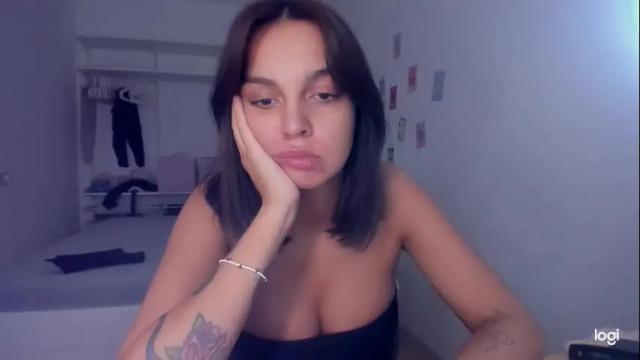 Image 7 of roshelle_xxx Stream on Chaturbate on 4 months ago