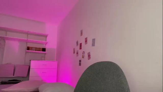 Image 3 of roshelle_xxx Stream on Chaturbate on 4 months ago