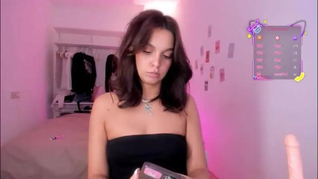 Image 11 of roshelle_xxx Stream on Chaturbate on 1 month ago
