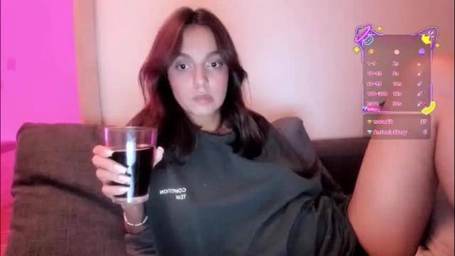 Image 3 of roshelle_xxx Stream on Chaturbate on 28 days ago