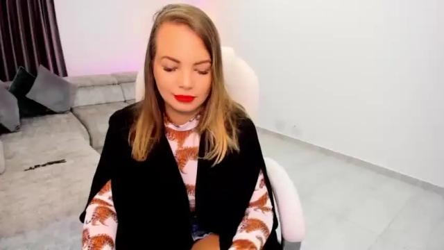 Image 3 of rosie_blakee Stream on Chaturbate on 14 months ago
