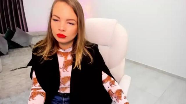 Image 7 of rosie_blakee Stream on Chaturbate on 14 months ago