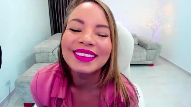 Image 2 of rosie_blakee Stream on Chaturbate on 14 months ago