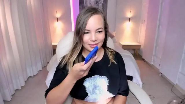 Image 10 of rosie_blakee Stream on Chaturbate on 14 months ago