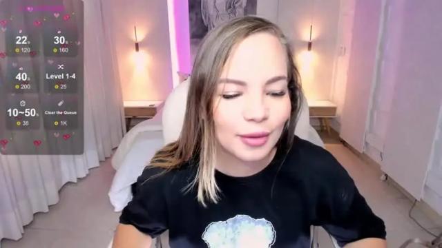 Image 2 of rosie_blakee Stream on Chaturbate on 14 months ago
