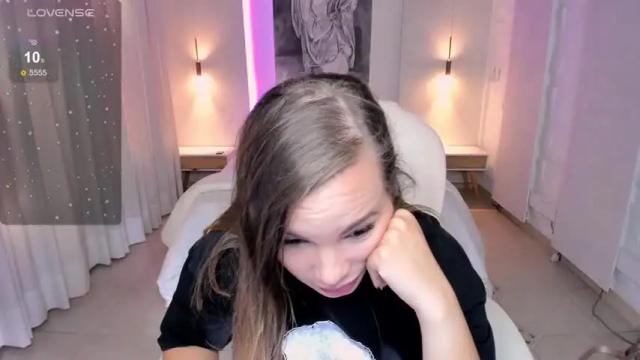 Image 7 of rosie_blakee Stream on Chaturbate on 14 months ago