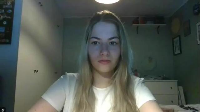 Image 4 of rosie_june Stream on Chaturbate on 29 days ago