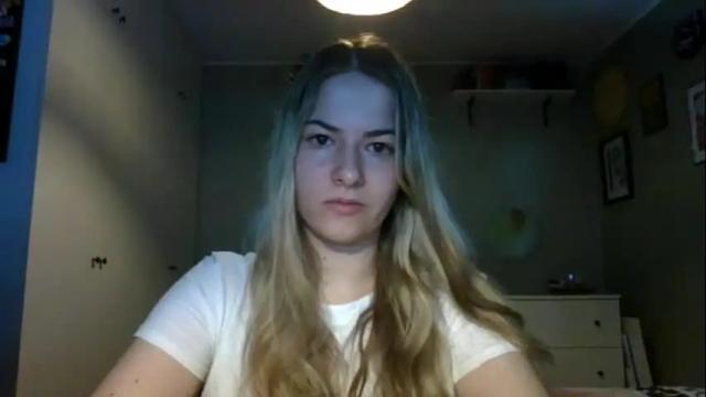 Image 4 of rosie_june Stream on Chaturbate on 27 days ago