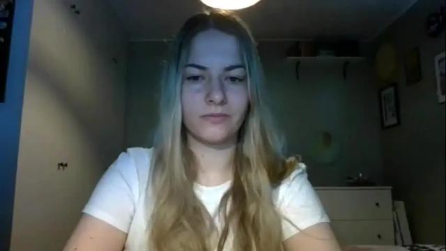 Image 7 of rosie_june Stream on Chaturbate on 27 days ago